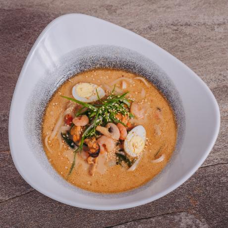 Тайський суп з морепродуктами